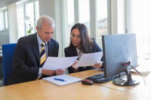 Senior-Accountant-vs-Accounts-Manager-vs-CA.